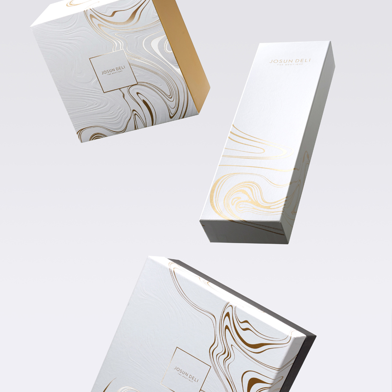 Scatola regalo minimalista dorata